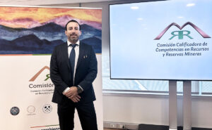 Gonzalo Barcos recibe certificación Persona Competente minería